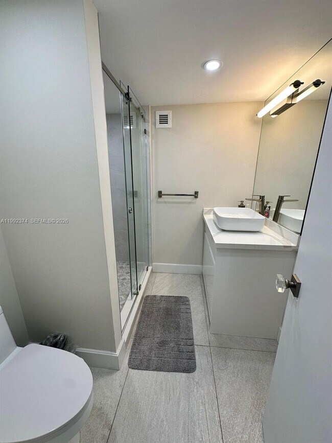 Building Photo - 2751 S Ocean Dr