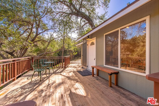 Primary Photo - 800 N Topanga Canyon Blvd