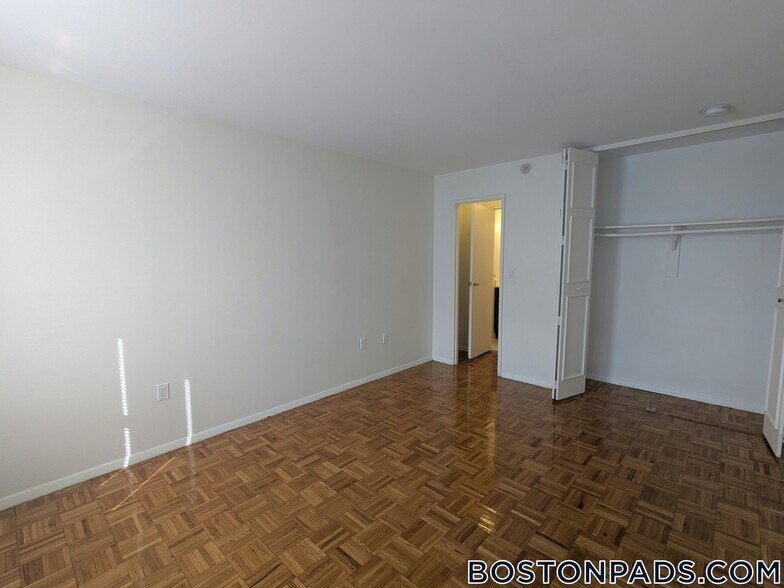 Building Photo - 175 Freeman St