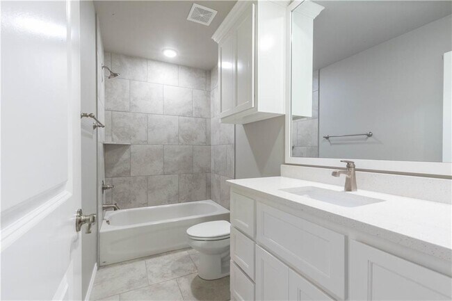 Building Photo - 7925 Sweetgum St