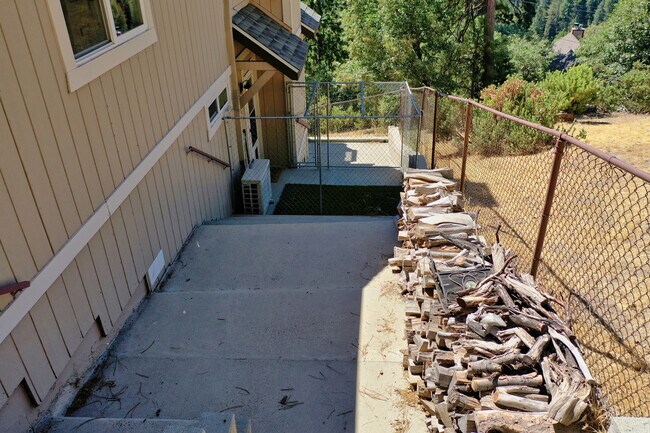 Building Photo - 26520 Walnut Hills Dr