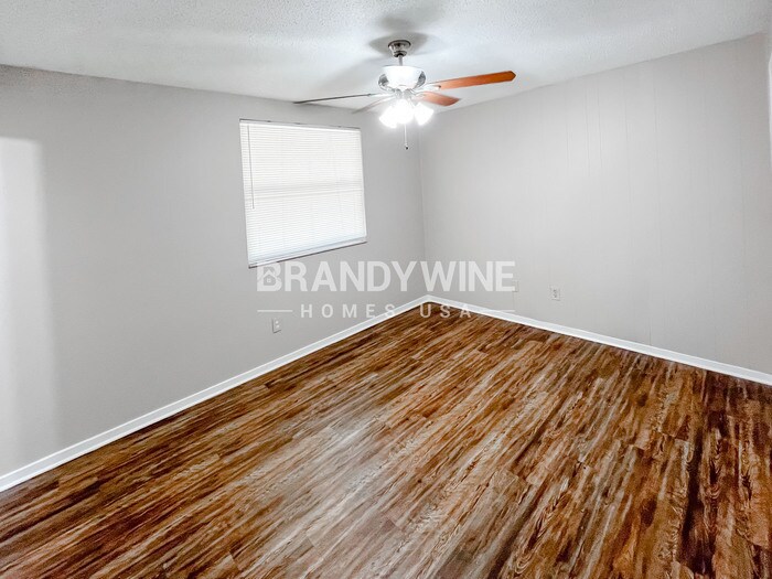 Building Photo - 3026 Mangrove Ave