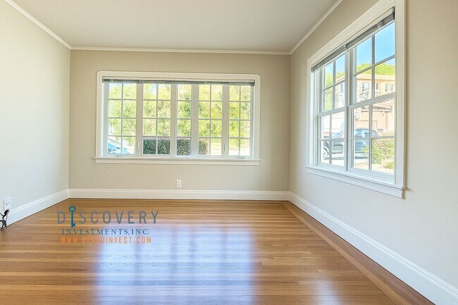 Building Photo - Upper Rockridge 3 Bedroom Home Coming Soon!