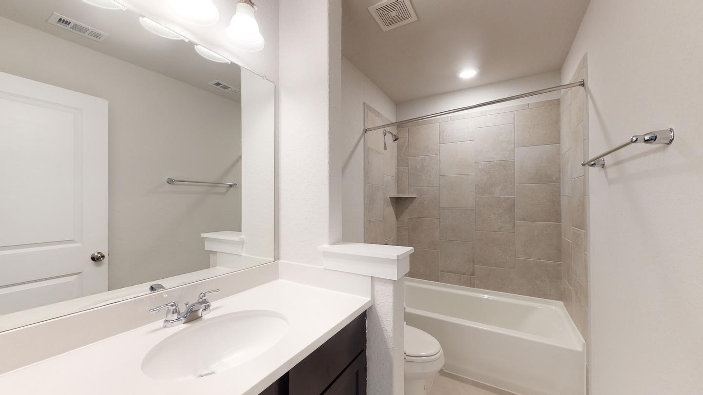 Building Photo - Spacious Home in New Braunfels – Great value near I-35!