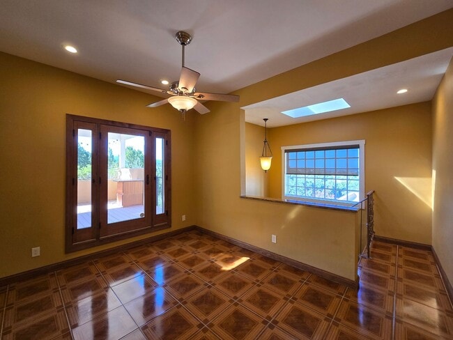 Building Photo - 1329 Tano Ridge Rd