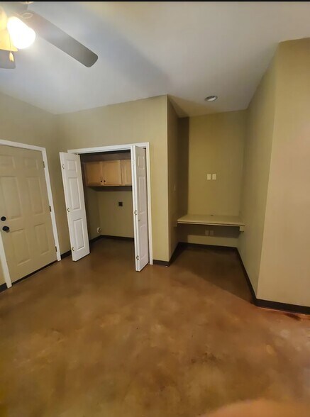 Building Photo - 1615 Aldersgate Rd