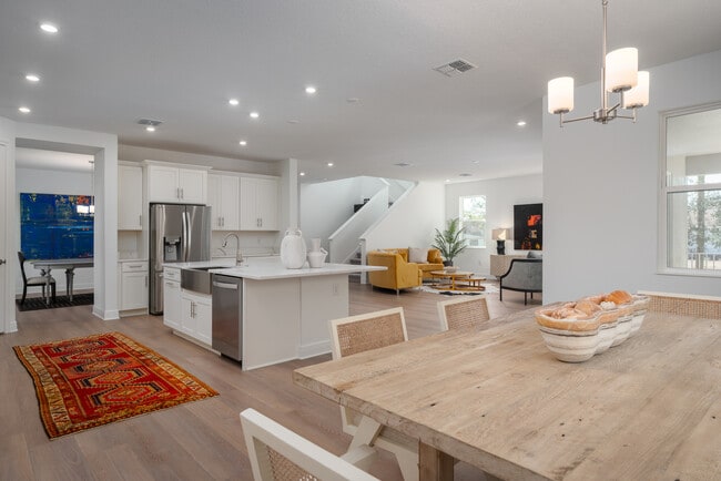 Building Photo - 318 Rafael Blvd NE