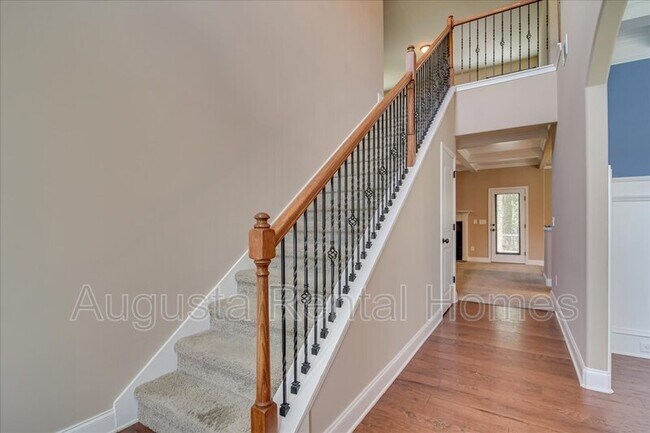Building Photo - 3814 Berkshire Way