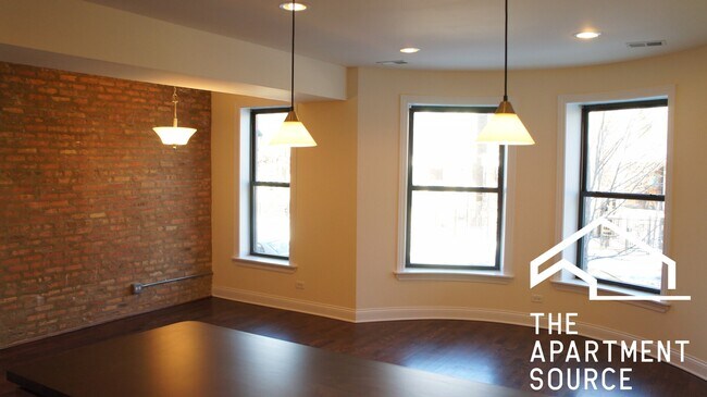 Building Photo - 2840 N Albany Ave