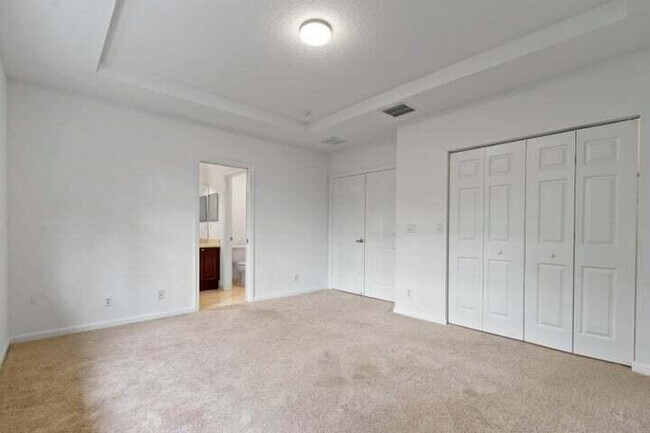 Building Photo - 6120 SE Portofino Cir
