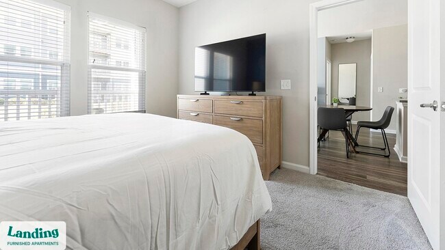 Building Photo - 915 Brentmoor Dr