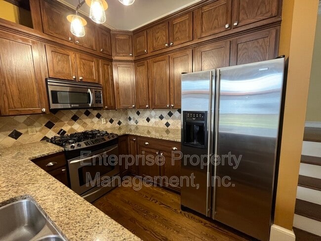 Building Photo - 958 Harbor View Dr