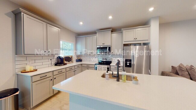 Building Photo - 12079 Calvesta St