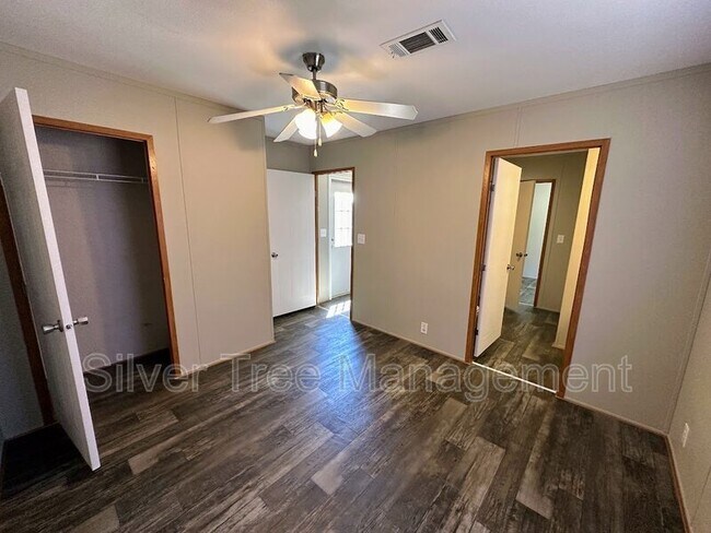 Building Photo - 260 Lark Meadow Dr