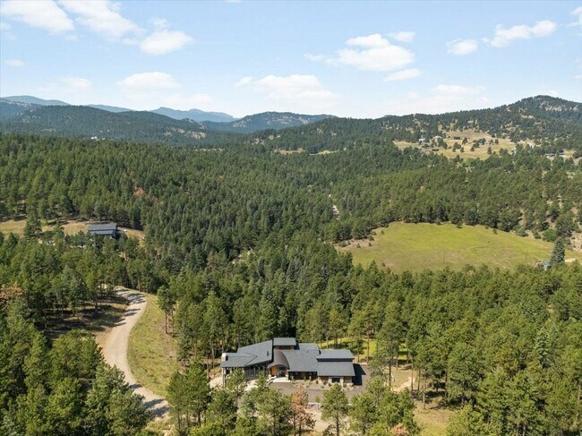 Building Photo - 21429 Trappers Trail