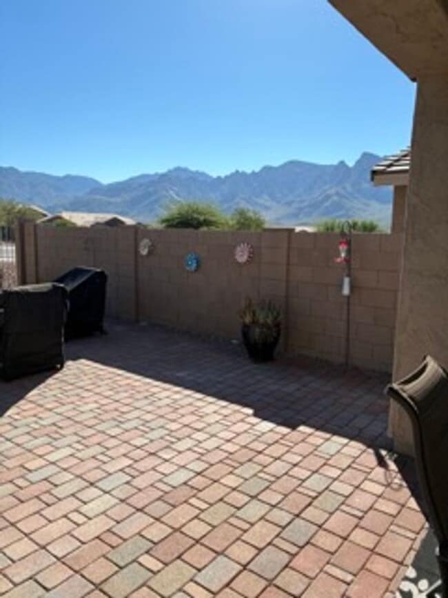 Building Photo - STUNNING NEWER HOME- GATED