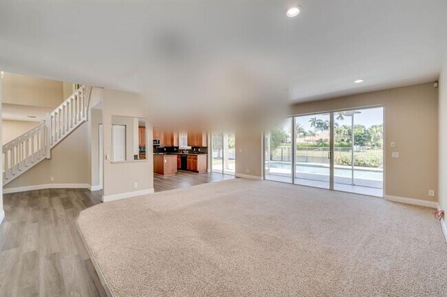 Building Photo - 558 Stonemont Dr