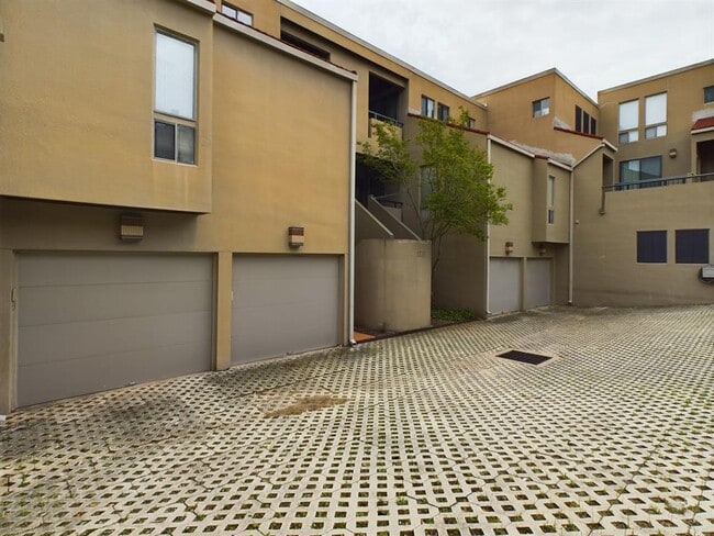 Building Photo - 1735 Spyglass Dr