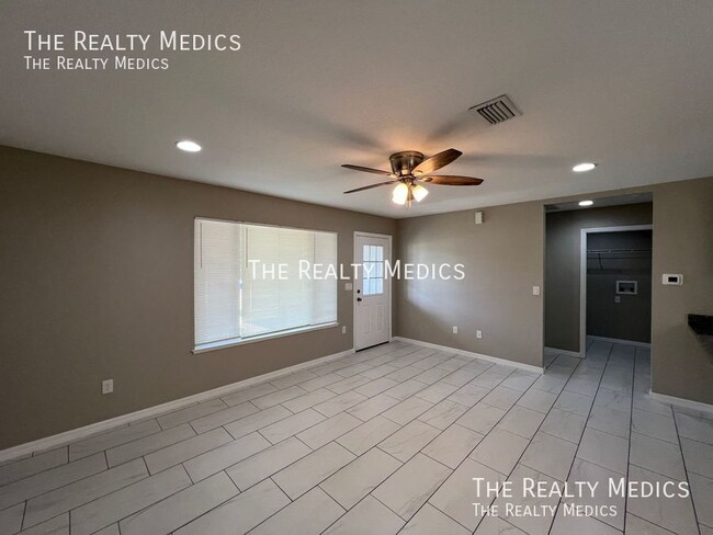 Building Photo - 461 Malauka Loop