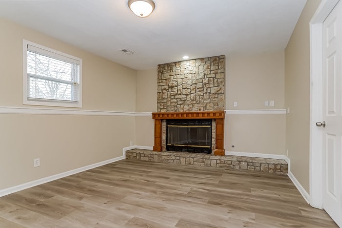 Building Photo - 706 Autumn Dr