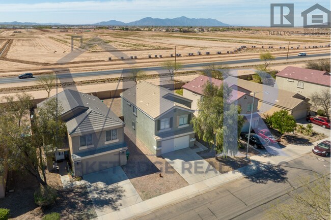 Building Photo - 4Bed/2.5 Bath Home in Maricopa! $1499 MOVE...