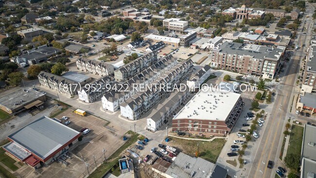 Building Photo - 251 S Mill St