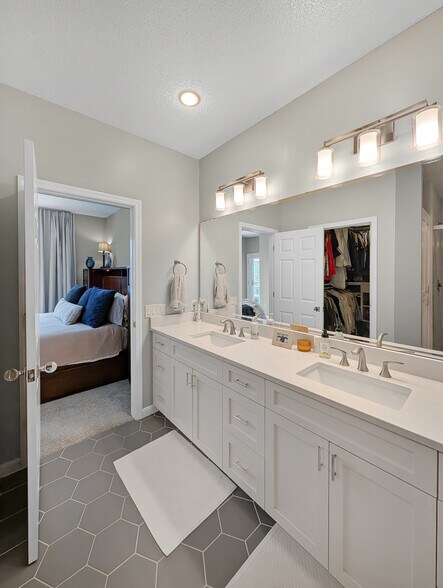 Double vanity primary - 29 4th Ave N