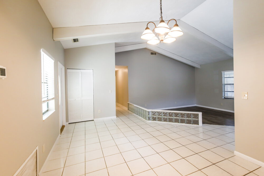 Building Photo - 5525 SW 118th Ave