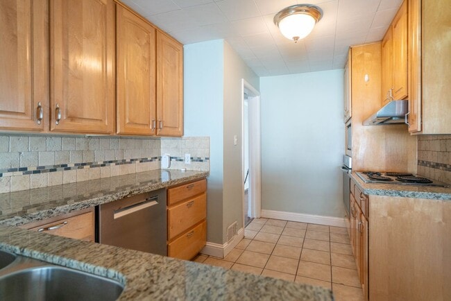 Building Photo - Beautiful Brick Home with Garden, Finished Basement & Detached Garage Office