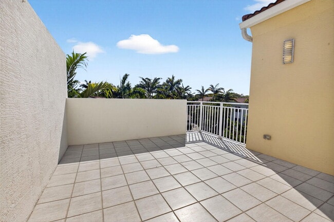 Building Photo - 4920 NW 15th Ave