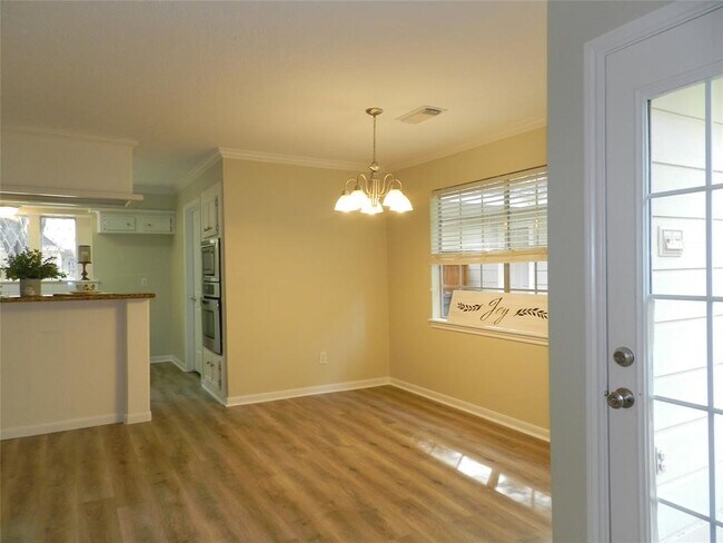 Building Photo - 9403 Oxted Ln