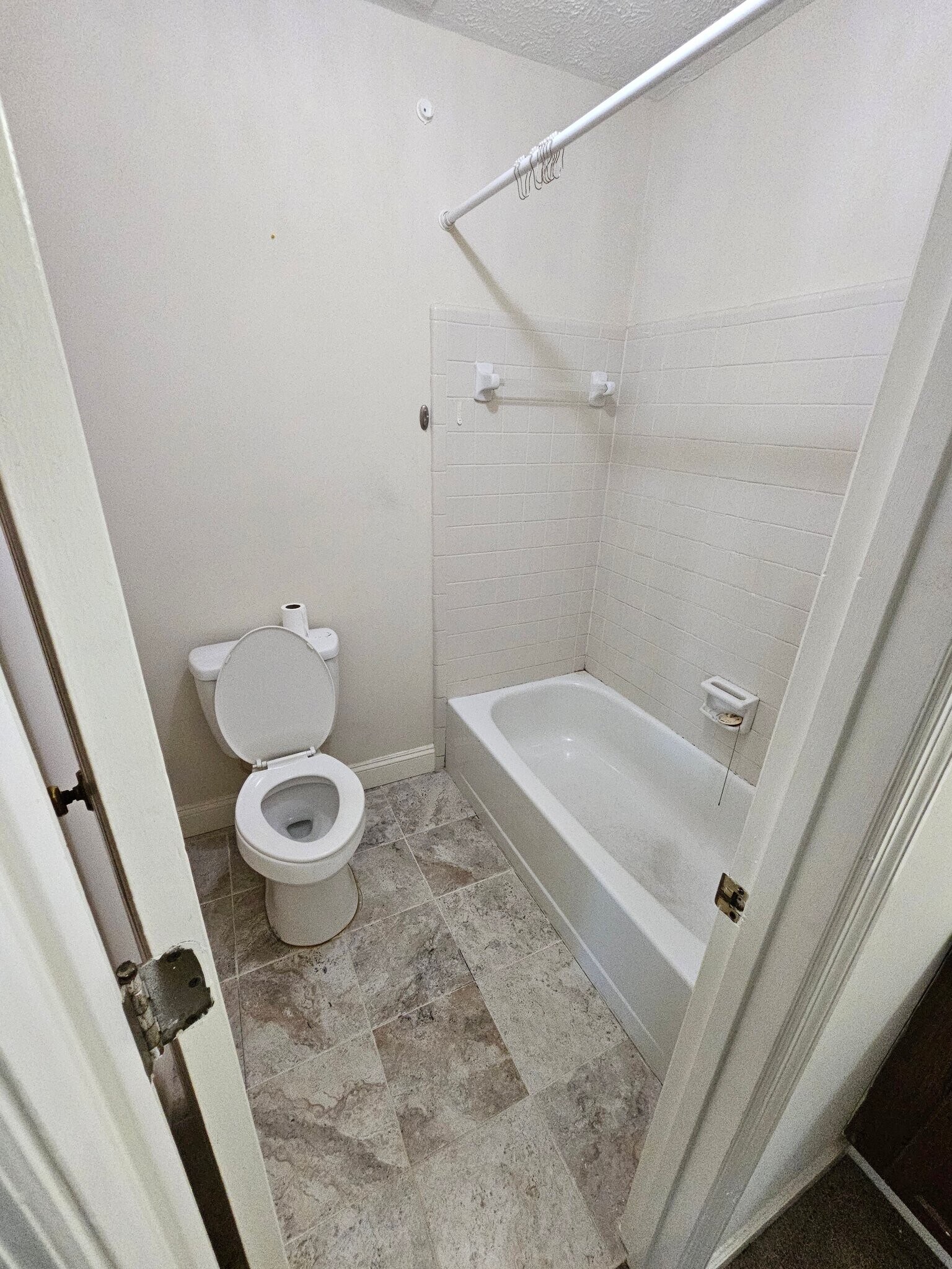 Building Photo - 1007 Oaks Pkwy SE