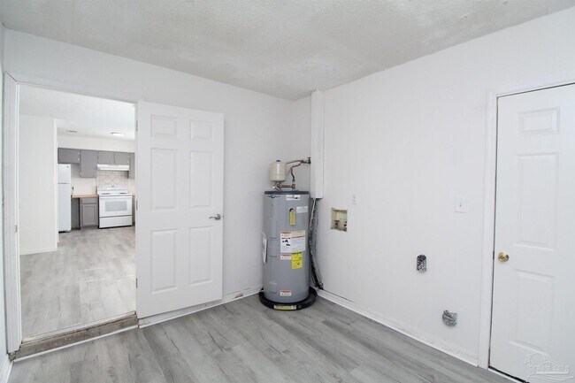 Building Photo - 2217 Kingfisher Way