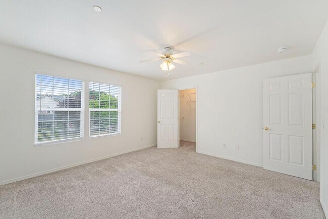 Building Photo - Spacious DuPont Home with A/C, Bonus Loft, Large Patio & Fully Fenced Yard!