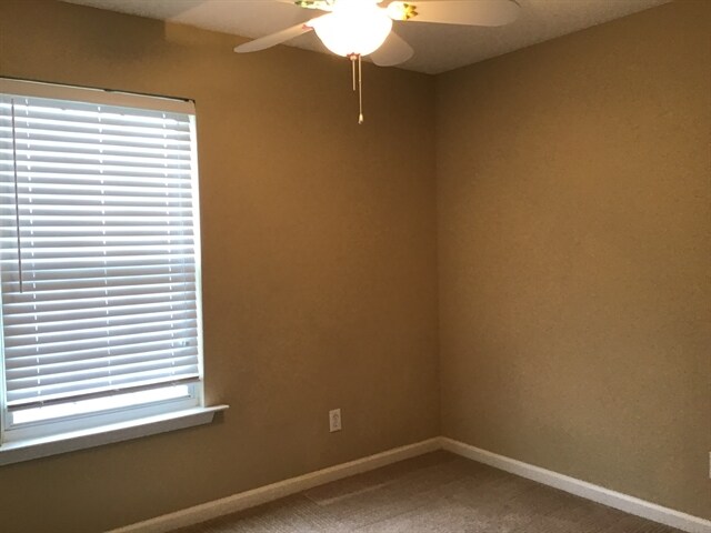 Building Photo - 107 Sentinel Ct