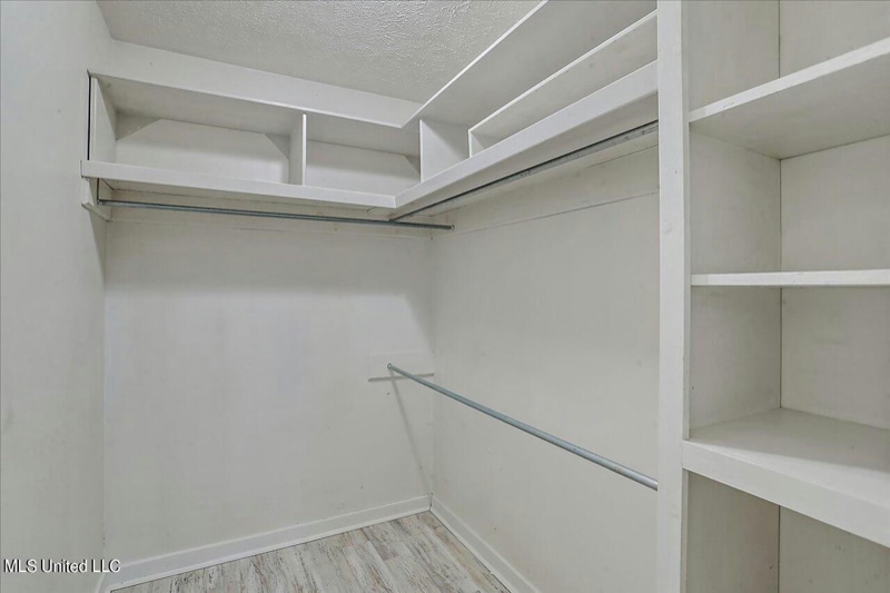 Building Photo - 200 Woodgreen Dr