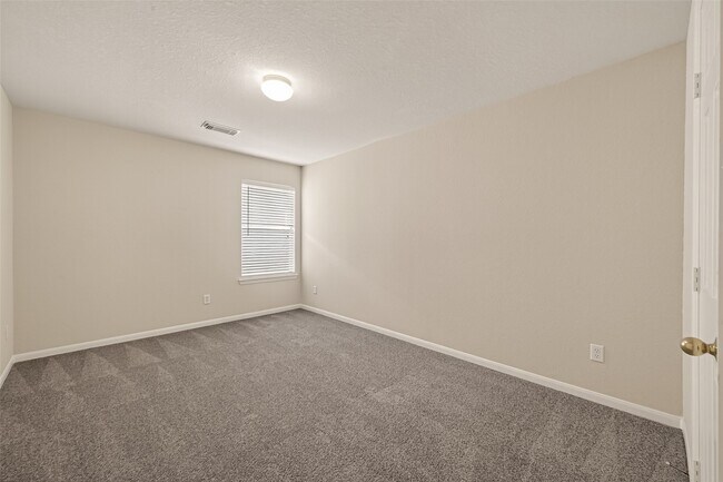 Building Photo - 13915 Maleewan Ln