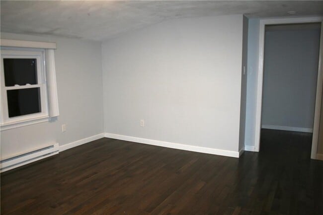 Building Photo - 840 Sanderson Rd