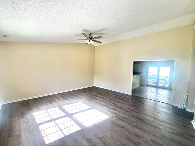 Building Photo - Freshley Painted! Updated Flooring! Pets o...