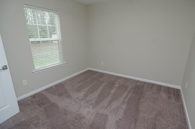 Building Photo - 129 Vermillion Dr