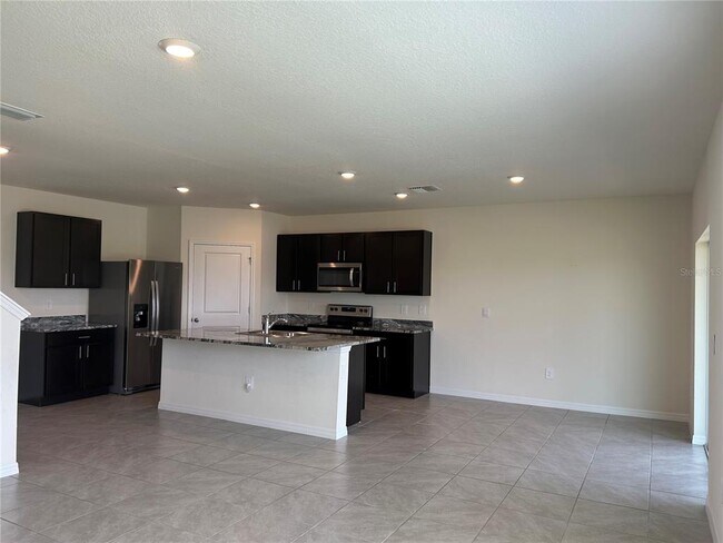 Building Photo - 17218 Reserva Dr