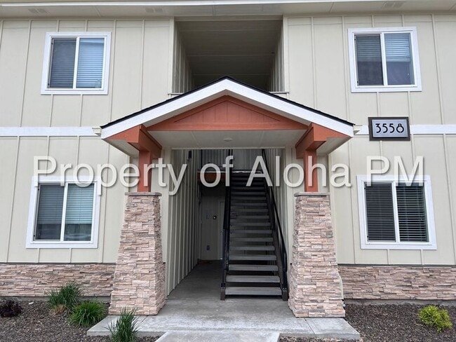 Primary Photo - 3558 E Grand Forest Dr