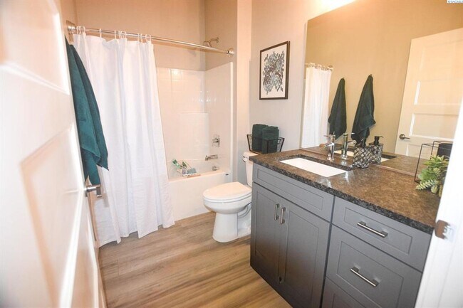 Building Photo - Low-Maintenance Living with Modern Comfort