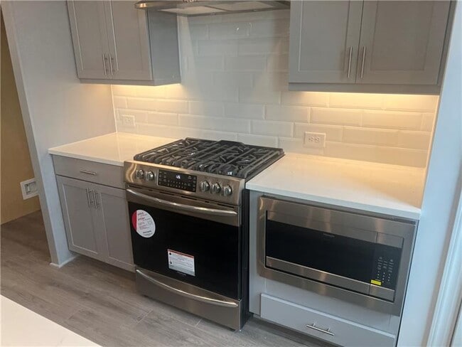 Building Photo - 4400 Sims Park Pl.