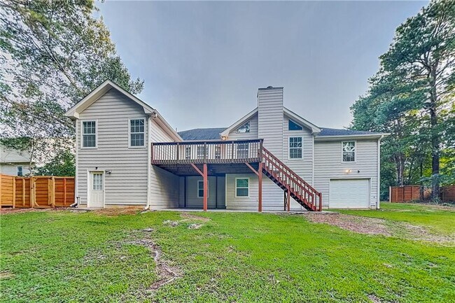 Building Photo - 985 Crystal Water Dr SE
