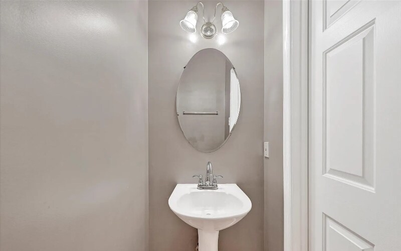 Building Photo - 9855 Sherwood Farm Rd