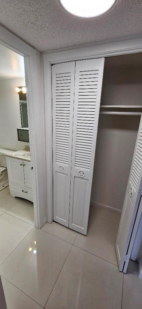 Building Photo - 18021 Biscayne Blvd