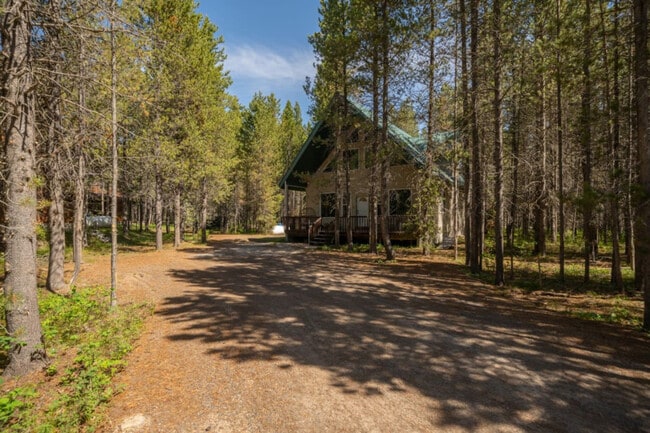 Building Photo - 3627 Bills Loop Rd