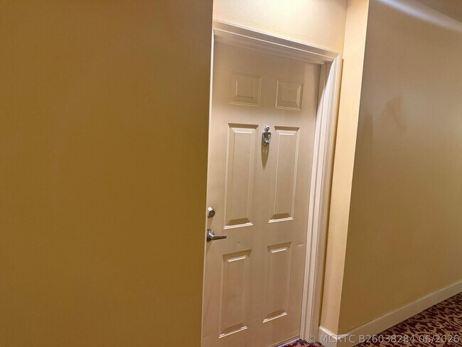 Building Photo - 616 Clearwater Park Rd