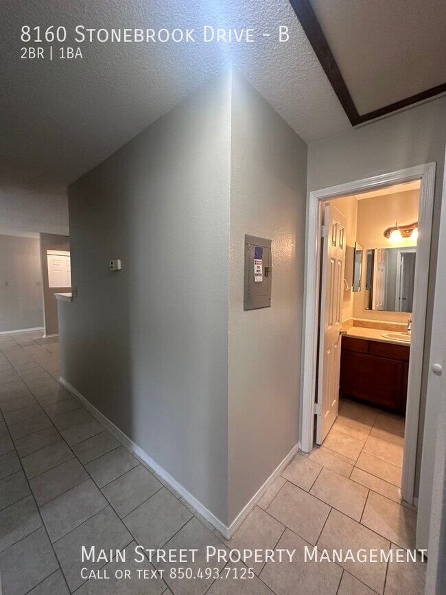 Building Photo - 8160 Stonebrook Drive #B